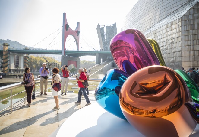 Spain, Bilbao, Guggenheim Museum and La Salve Bridge